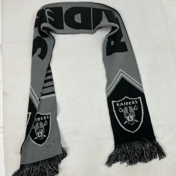 #1671 Raiders Gray & Black Scarf | Size: OS - Picture 3 of 5